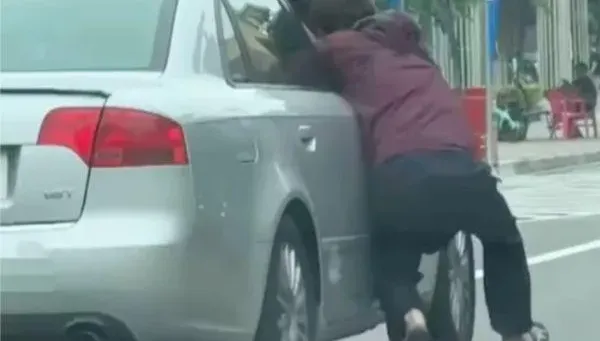 影/兒子和女友搞出人命！彰化離譜爸阻她投案　「掛車上」遭甩飛