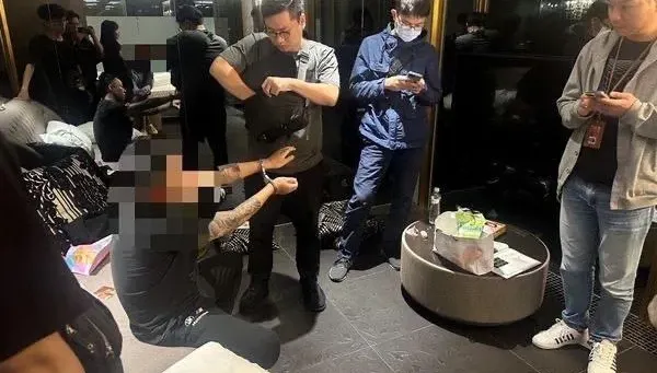 毒販開BMW撞倒7旬嬤肇逃！和女友躲摩鐵看謎片時落網　通緝犯身分也曝光