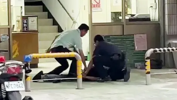 影/吸食器被扣竟「衝警所想討回」　基隆毒蟲拿工程帽砸警
