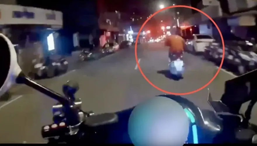 影/追捕片！騎車沒開大燈警好心提醒　北市男心虛加速逃丟包毒品遭逮