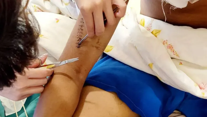 看到照片會怕！中捷重傷高中生下學期重返校園　父透露：在醫院才睡得著