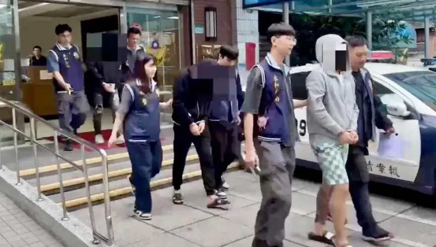 影/詐團投放YT 假投資廣告　警瓦解逮8人查扣2百萬現金