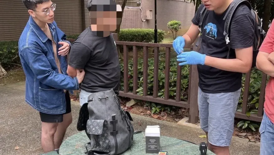 新北6旬婦遭投資詐騙慘噴5百萬　警將計就計逮2車手