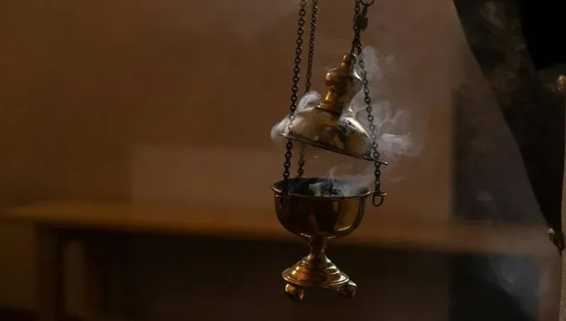Dcard認識「靈學老師」！　女大生到佛堂「調氣」慘遭魔爪...噁男下場出爐
