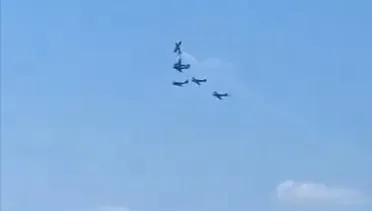 影/葡萄牙航空展出意外！兩架特技飛機空中相撞　1西班牙飛行員墜機罹難