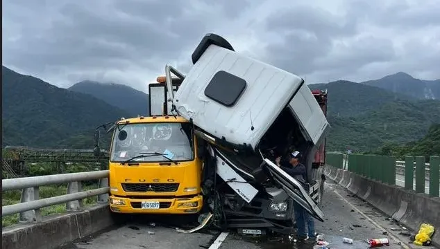 快訊/蘇花改大貨車撞緩撞車1傷　東澳-蘇澳雙向緊急封閉