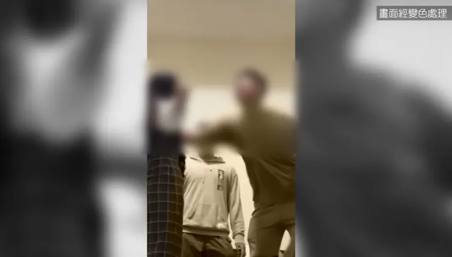 影/不爽被唸玩手機！北市少年狠推女老師　狂嗆：妳有什麼意見啦