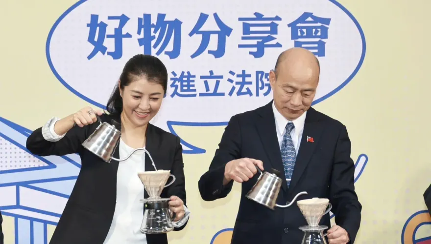 許淑華化身咖啡職人前進立法院　宣傳南投巧咖節