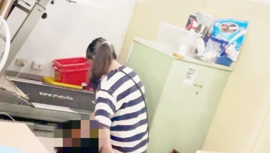 影/新北國小特教師疑「跑步機虐童」！他腿軟痛哭仍被抬起　教育局：若屬實必嚴懲
