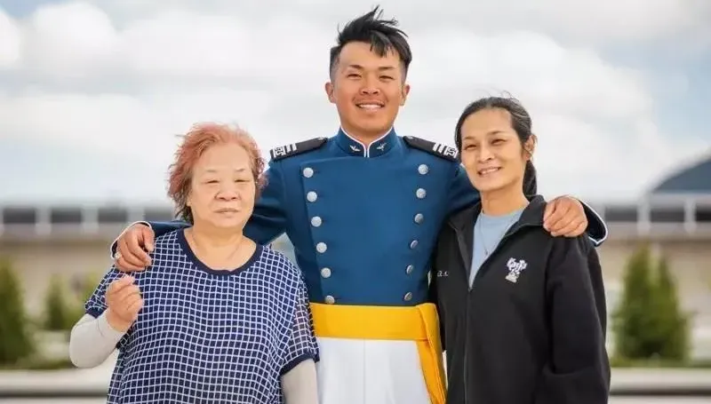 空軍感謝各界協助！美官校台生家屬車禍脫困　媽媽外婆都返國治療了