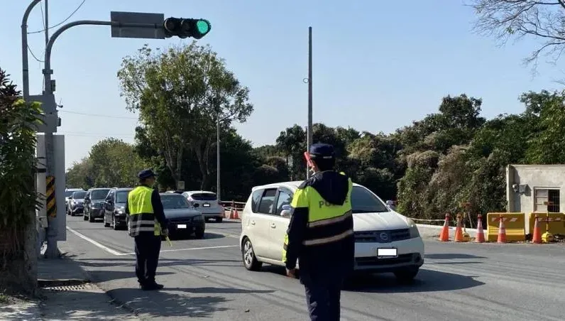 小型車「未禮讓」占肇因前3名！　端午連假國道交管措施一次看