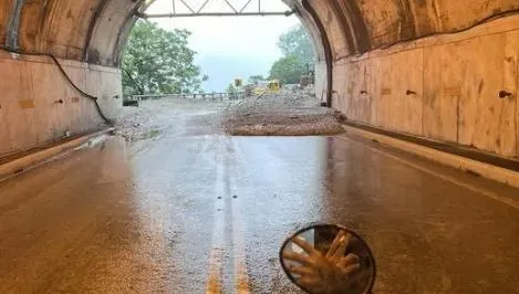 快訊/豪雨狂灌花蓮！崇德隧道土石流癱瘓交通　台鐵瑞穗至三民「無法通行」