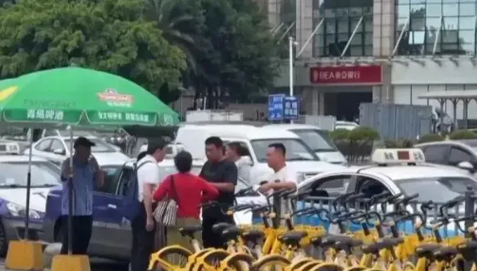 專坑遊客！陸官媒踢爆鼓浪嶼「宰客一條龍」　監管單位管不了「灰色產業鏈」