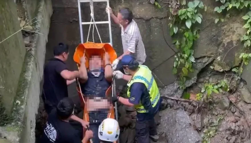 天雨路滑！嘉義男墜百米深谷　警消「徒手拉繩2小時」成功救援