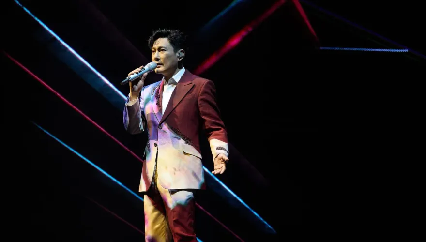 張信哲成首登杜拜演唱第一人　破億流量《浪姐》女星也現身應援
