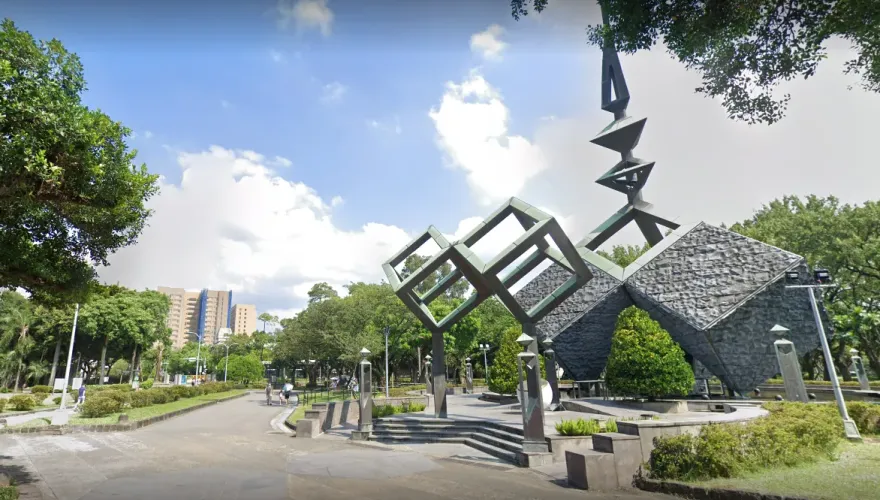228公園猥褻落單妹子！噁男手伸褲　摸到滿手屎嚇到落跑