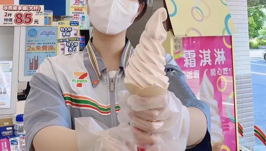 7-11推「水蜜桃霜淇淋」！一支37元優惠時段曝光　和全家新品打對台