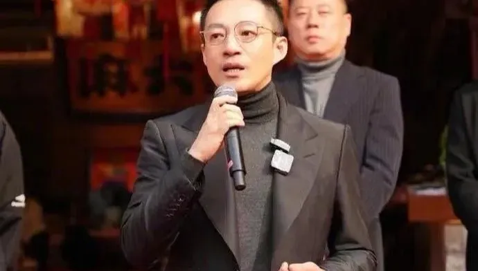 獨/48歲大S傳死訊...汪小菲頭像「改黑底」