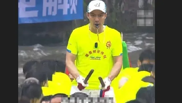 影/吳彥祖驚現龍舟漂移賽？鼓手分身帥翻全場　謙虛稱：他是我偶像
