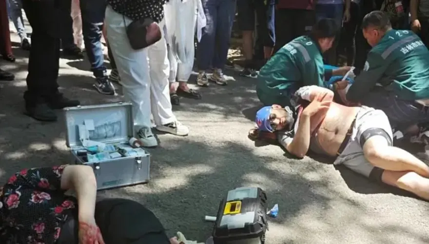 4美師在公園遇刺！55歲男稱遭撞動殺機　警方企圖掩蓋黑幕引民怨