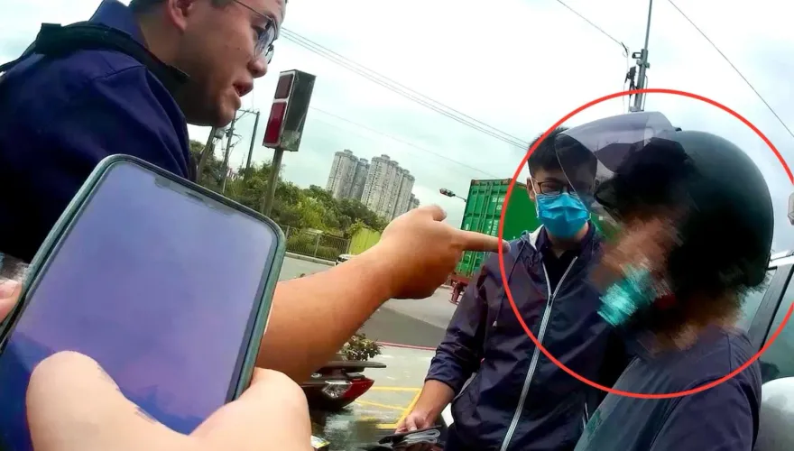 影/詐騙車手郵局ATM鬼祟提款　見巡警落跑遭盤查活逮人贓俱獲