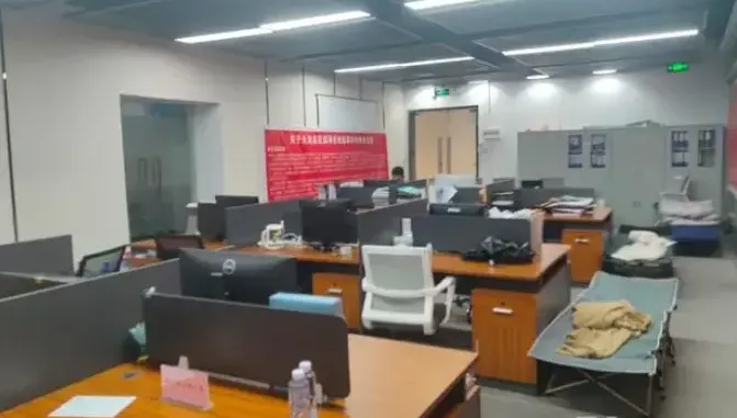 深圳老牌地產公司出事！3小時裁光所有人　員工「看門口公告」才知失業了