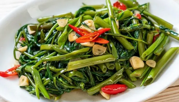 熱炒必點「神菜」！醫曝「空心菜」不僅降火解毒　還可控制膽固醇