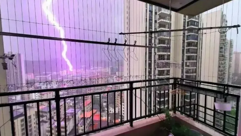 快訊/午後對流旺盛！遼寧車站旅客遭雷擊　傷亡人數曝光