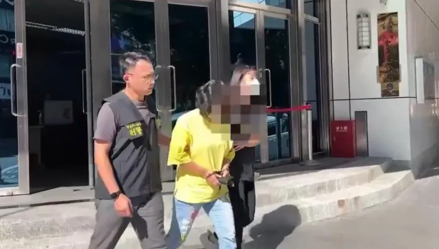 影/捷運拾得物包包驚見毒品吸食器　警循線逮女毒蟲意外再抓通緝男友