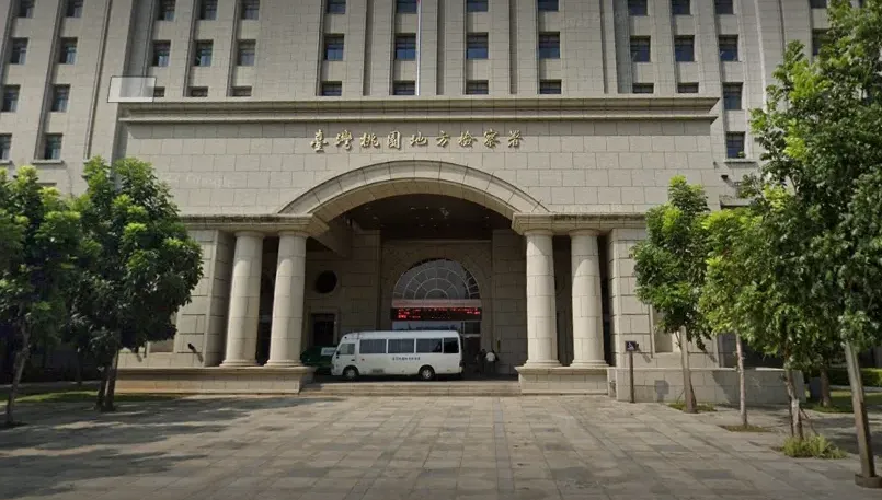 42歲男撞石墩被帶進桃園某銀行洽談　竟亮槍喊「我要搶劫」