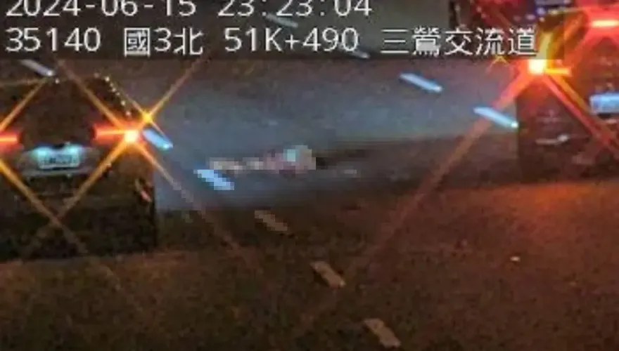 快訊/國3鶯歌段「失智翁逆向走內車道」被撞到支離破碎　當場慘死