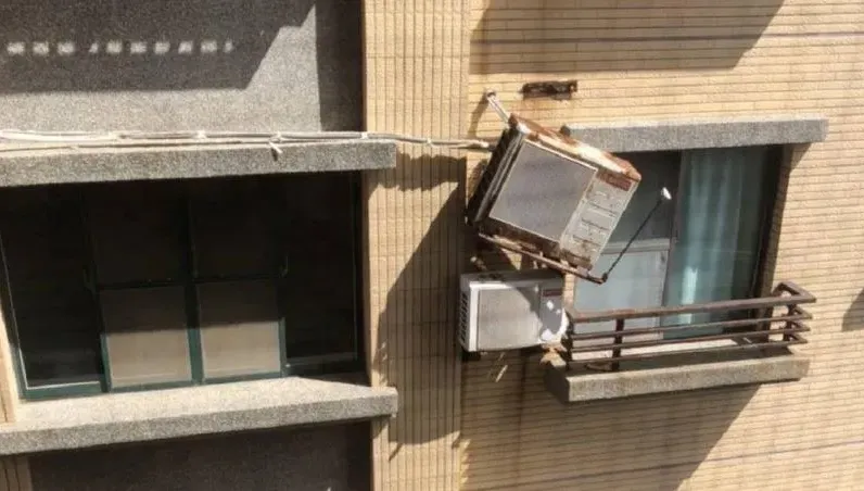 房仲不會告訴你的事！新竹南寮8年住戶：開兩天窗房間積滿沙和鹽晶