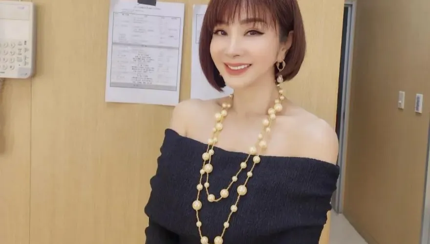 無血緣姐妹情延續50年！陳美鳳突曬2盒蘋果照　親揭「坎坷身世」吐養女辛酸