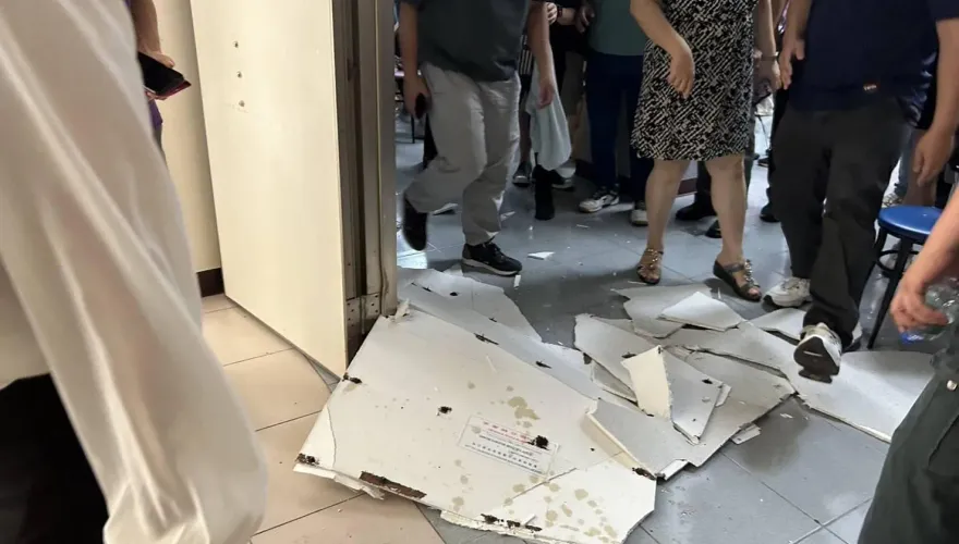 快訊/嘉義福樂國小畢典天花板掉下來　砸傷2家長頭部