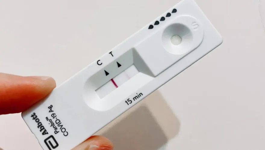「發燒、痠痛」看診快篩有一半都確診！醫示警：KP.2傳染力不容小覷