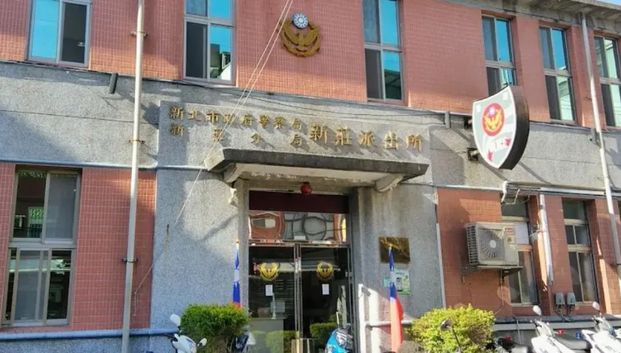 新莊驚見裸男遛街！光溜溜站摩鐵門口　自稱「腦內聲音要他裸奔」