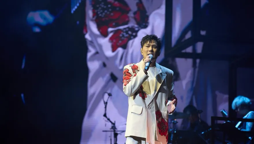 張信哲成華人之光！登杜拜演出上千外媒熱烈報導