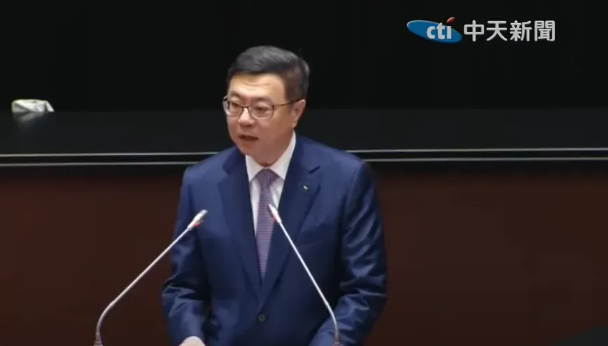卓榮泰慘遭洪孟楷電爆！立院血戰覆議案「一問三不知」　狼狽影片曝光