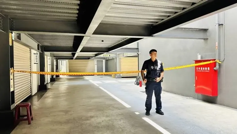 影/警匪對峙現場曝！嘉義醋男宰情敵摩鐵自戕亡　犯案時連他兒子也一起砍