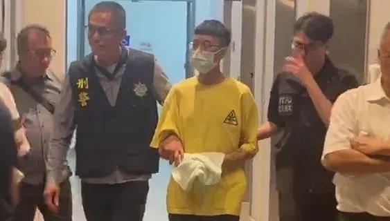 快訊/聲請提審遭駁回！孫安佐經紀人遭移送北檢　「一路喊冤」被壓進警車內