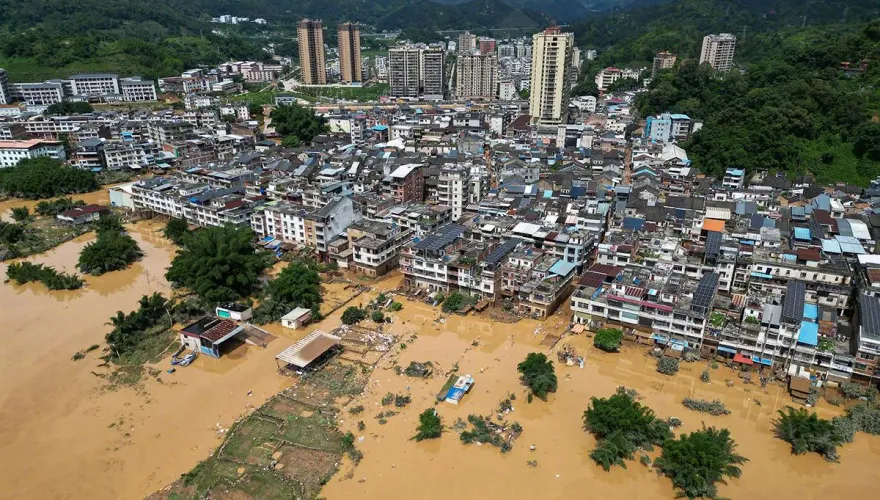 16萬人受災！廣東梅州暴雨引發洪災　46歲村幹部遇山崩殉職