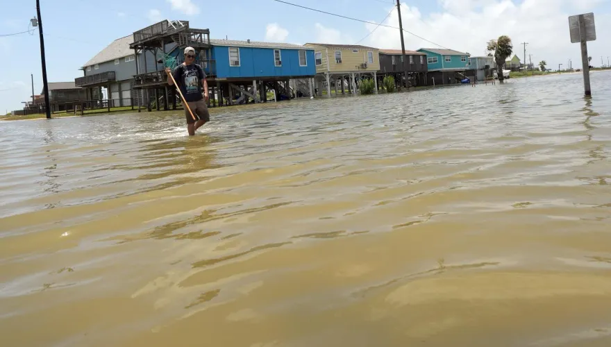 影/2024首個熱帶風暴襲美墨　暴雨肆虐沿海地區至少3死