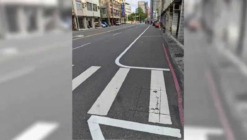 「不明白線」超像停車格！網友疑惑：為什麼這樣畫　交通局說明了