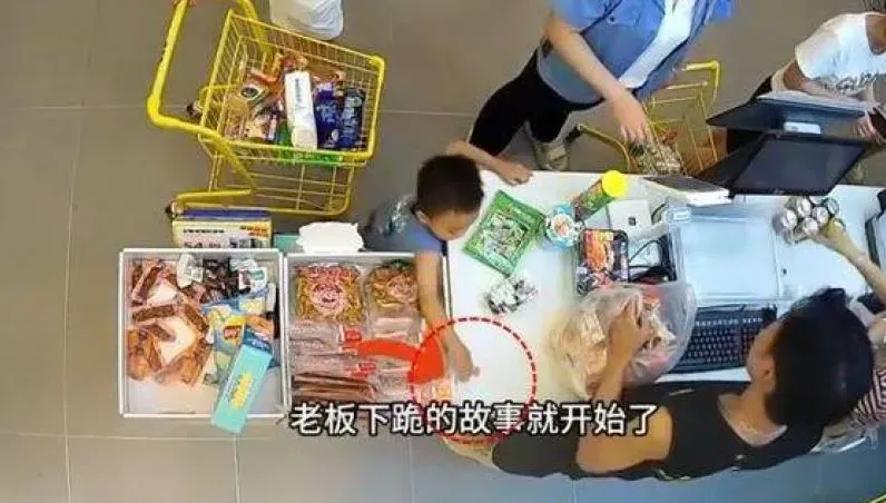 影/兒超市偷糖謊稱「店員給的」　恐龍母狂鬧2小時逼老闆下跪求原諒