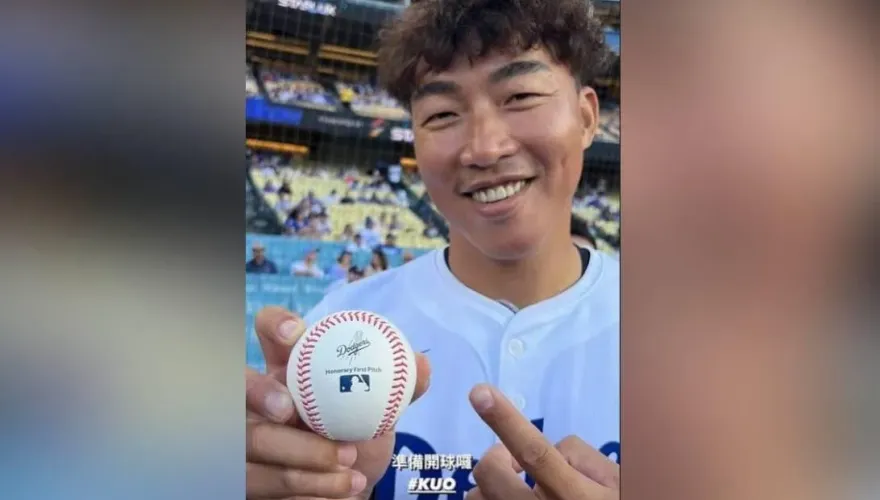 影/郭泓志重返道奇開球！賽前與柯蕭相見歡　教頭力邀上場投一局