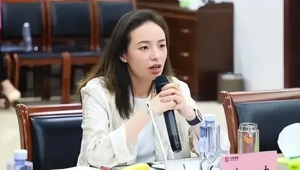 離世未立遺囑！14歲兒繼承百億市值股票　90後女兒接管公司代弟行權