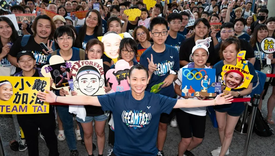 影/戴資穎辦簽名會！數百粉絲齊穿TEAM TAI服飾　力挺前進奧運