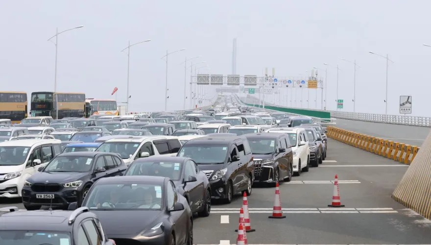 港珠澳大橋日均1.2萬車次創新高　「港車北上」申請者破6萬