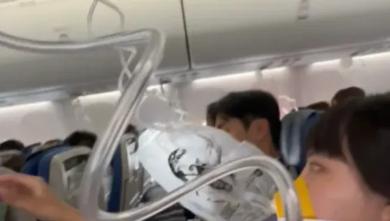 影/旅客還原大韓航空驚魂！　氧氣罩落下、飛機下降10分鐘...13人耳鳴、頭痛送醫