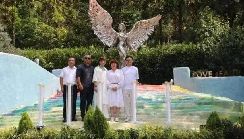 李玟雕像落成武漢烈士陵園惹議　園方回應：逝者都可以安葬